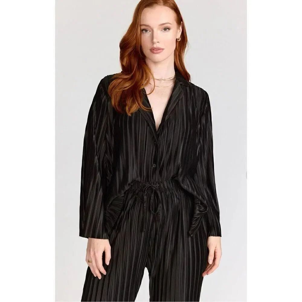Brand New Dress Forum Los Angeles Women’s Medium Black Plisse Blouse Top